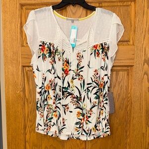 NEW with tags Daniel Rainn White Floral Blouse, Size Large